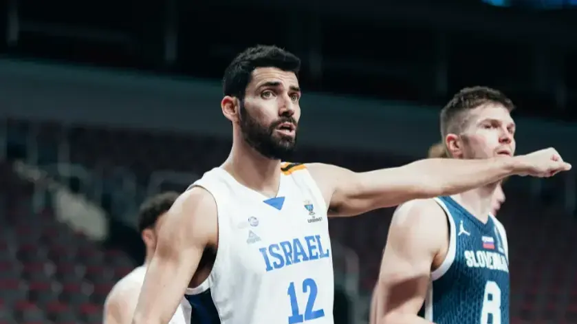 שחקן נבחרת ישראל רפי מנקו