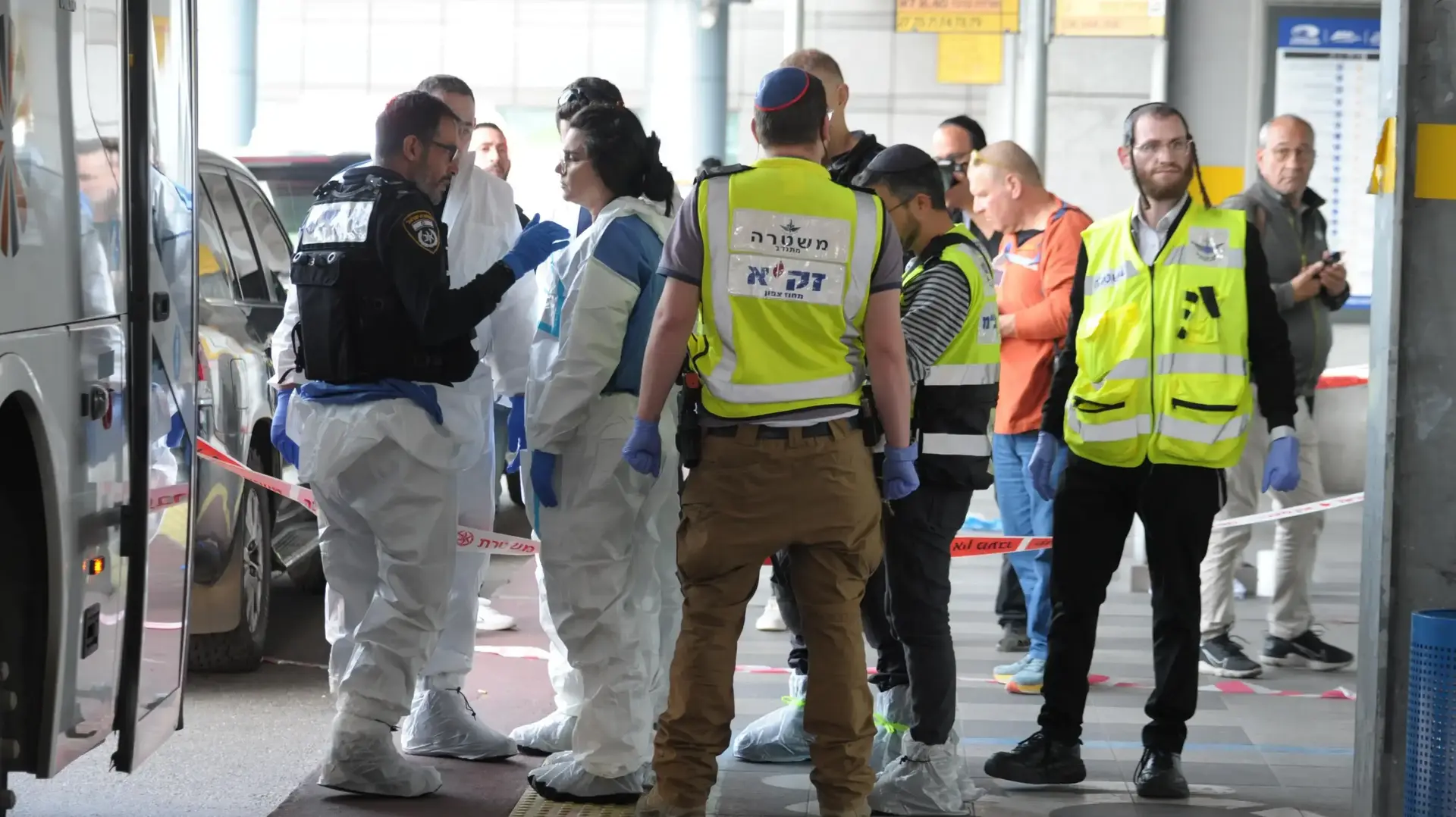 זירת פיגוע דקירה במרכזית המפרץ בחיפה , 3 במרץ 2025