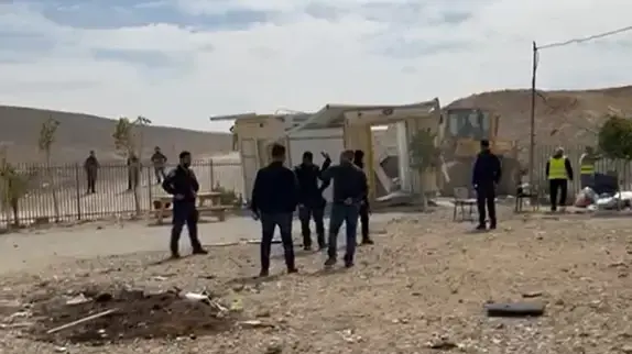 הריסת הקיוסק בביה"ס בערערה בנגב