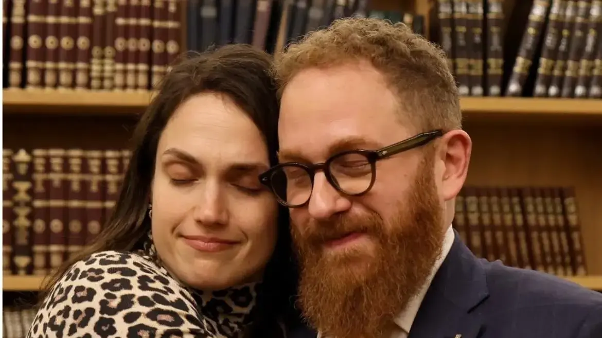 מארינה מקסימיליאן ואחיה הגדול ואדים
