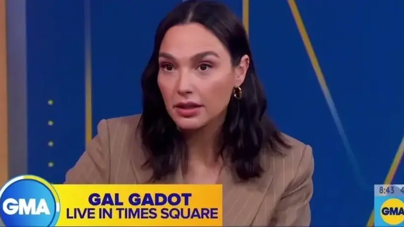 גל גדות מספרת לתכנית "GOOD MORNING AMERICA" איך גילו את קריש הדם במוחה ואיך הבנות שלה הגיבו כשגילו כשתשחק את המלכה הרעה בסרט ״שלגייה״