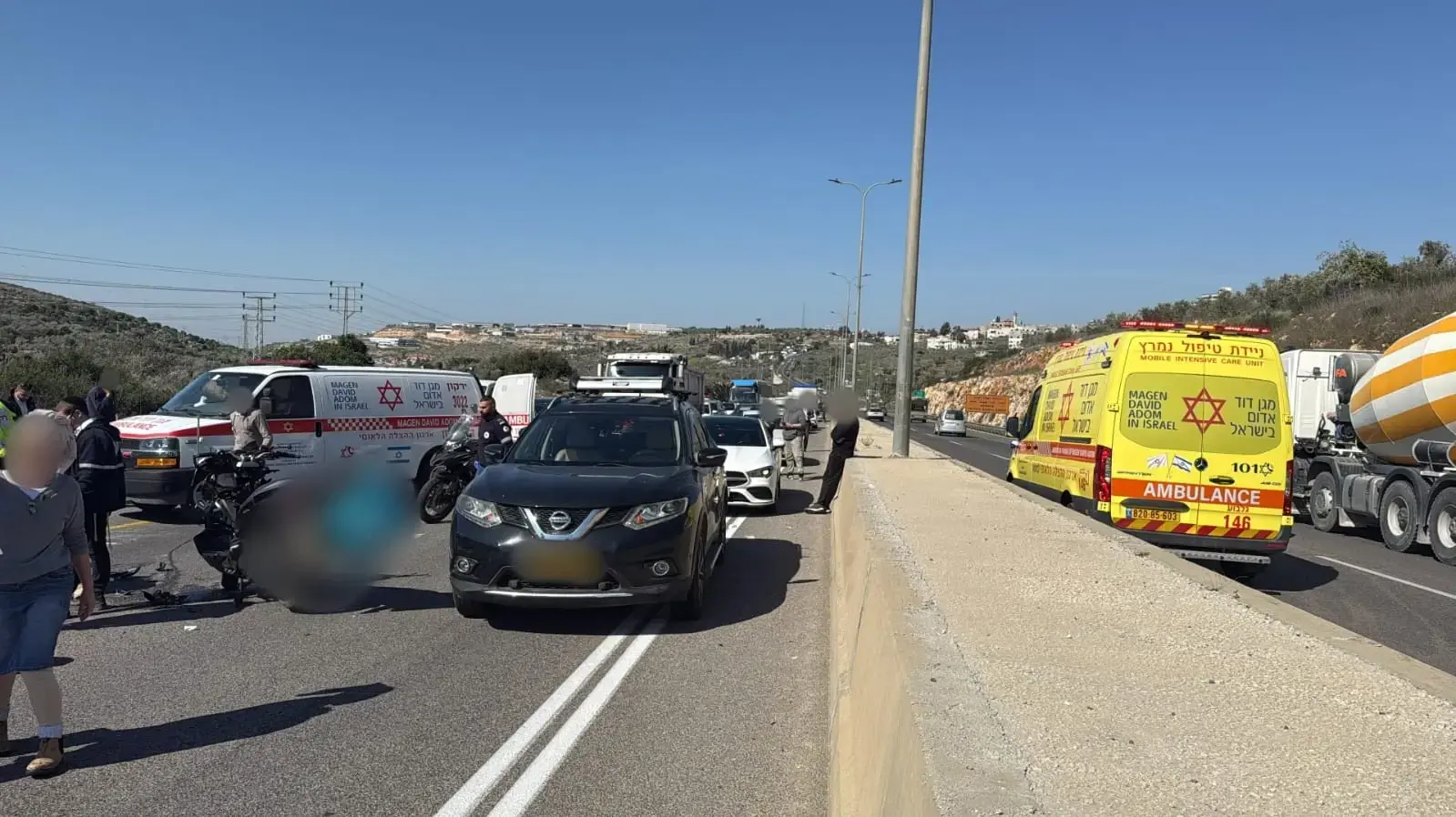 תאונת דרכים בין רוכב אופנוע ומשאית בכביש 5 סמוך לצומת גיתי, 12 במרץ 2025
