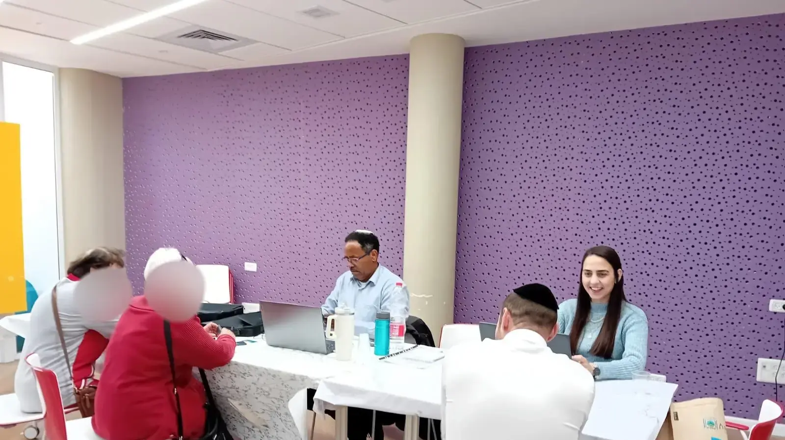 סיוע לתושבי אופקים בהגשת בקשות למענקי הגבורה