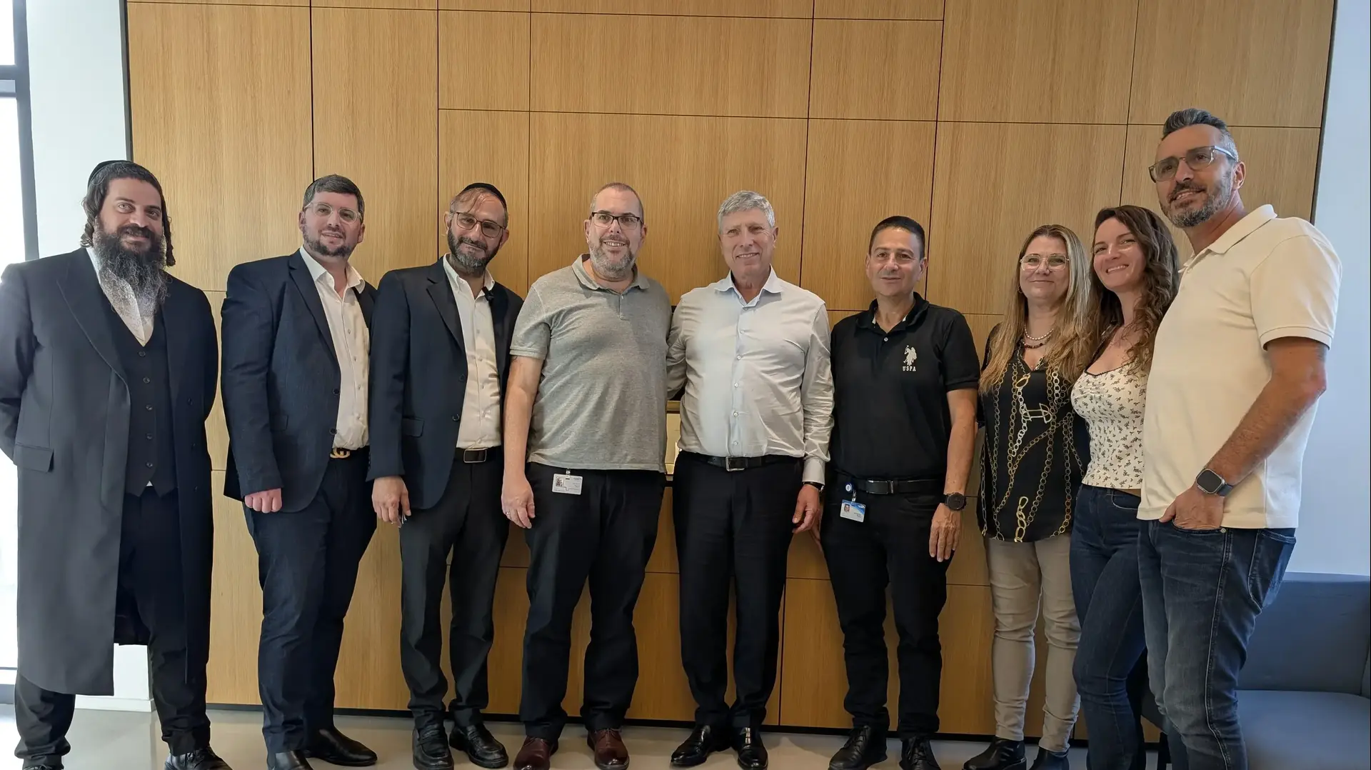 ראש עיריית קריית אתא יעקב ופרץ וחברי הנהלת מכבי צפון