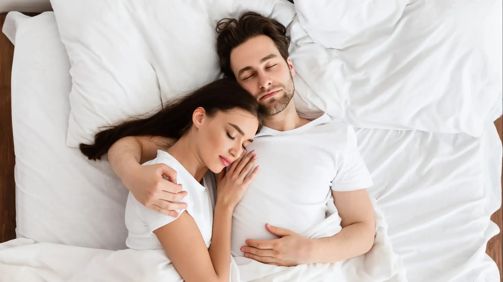 בני זוג ישנים יחד בני זוג ישנים יחד