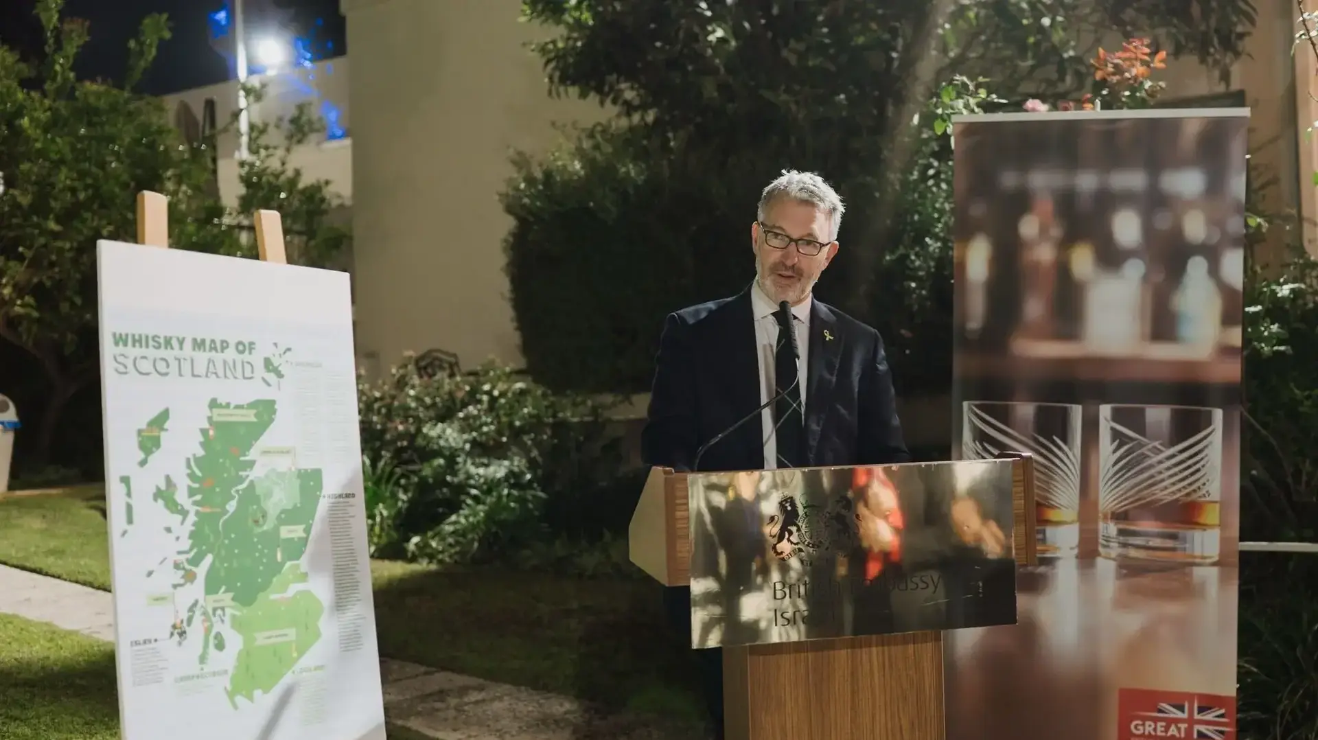 שגריר בריטניה סיימון וולטרס, שגרירות בריטניה