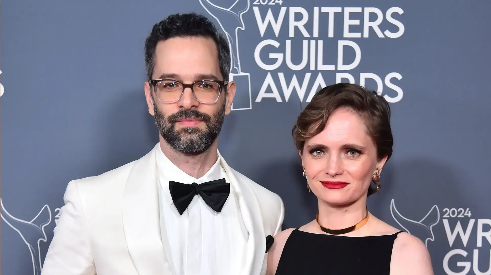 ניל דרוקמן, האלי גרוס, תסריטאי הסדרה "האחרונים מבינינו", על השטיח האדום של טקס גילדת השחקנים 2024