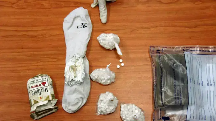 400 כדורים החשודים כסם מסוג חגיגת, 3.5 סוליות חשיש במשקל 342 גרם ומנת קוקאין נתפסו ביפו