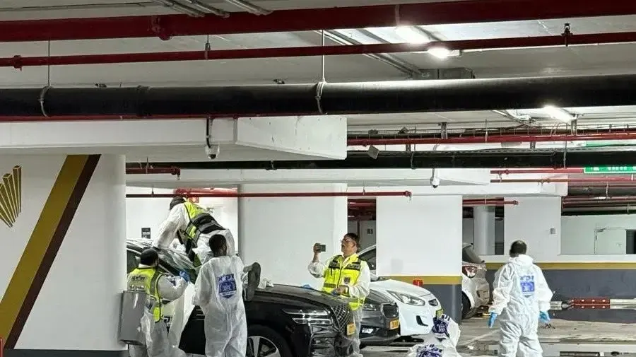 אנשי זק"א בזירת פיצוץ הרכב במגדלי היוקרה בבאר שבע