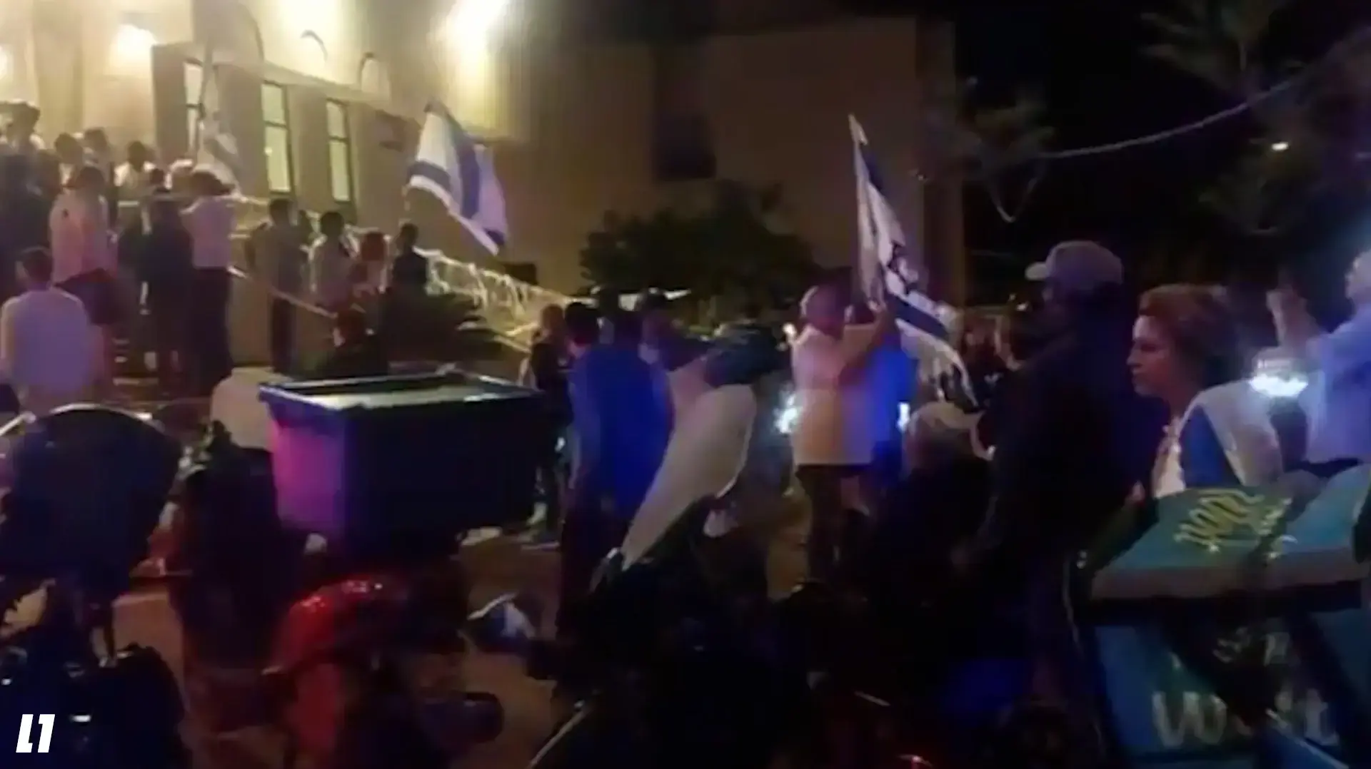קללות ואלימות בבית כנסת ברעננה בו הקרינו את טקס הזיכרון הישראלי-פלסטיני