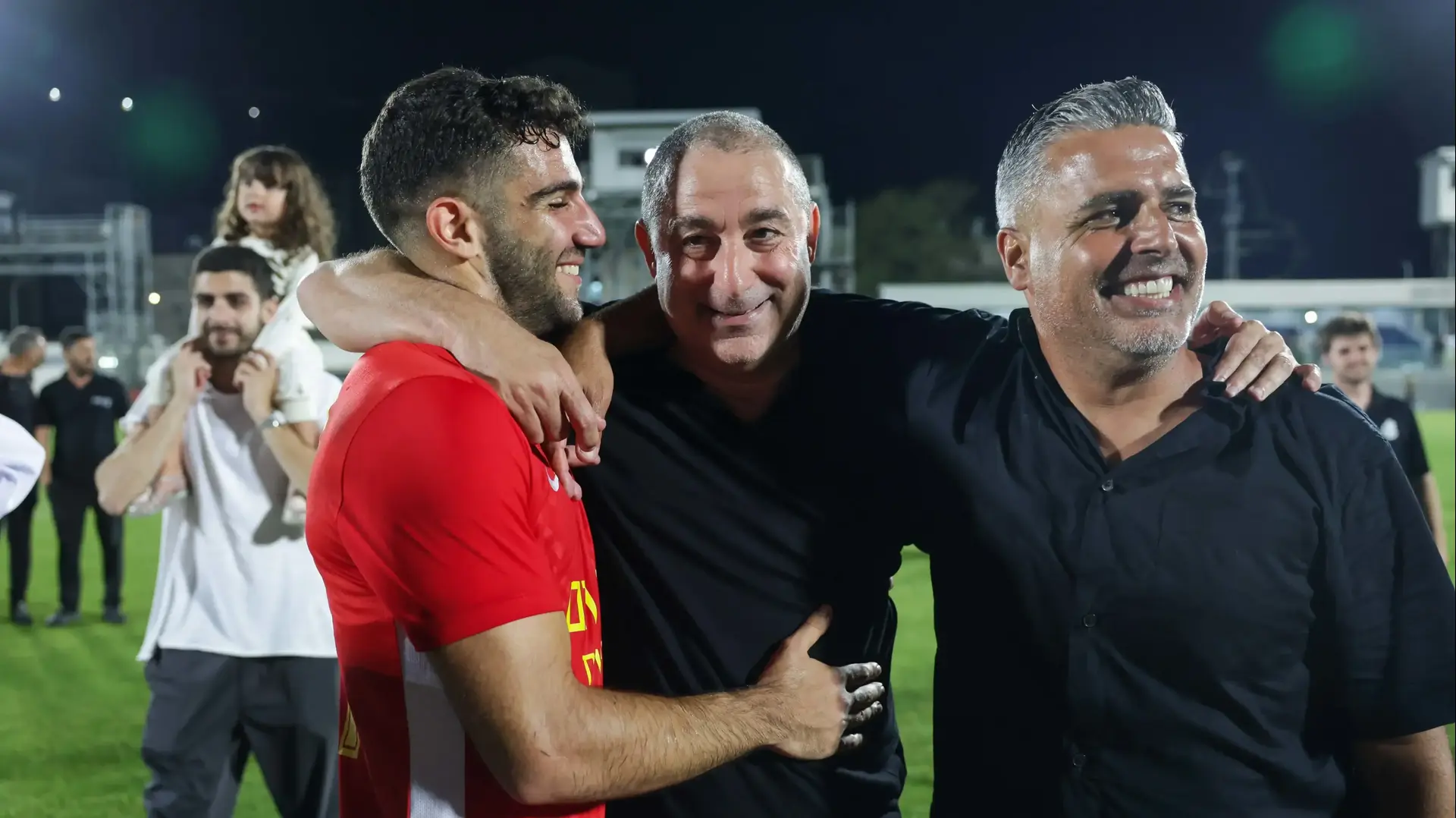 חיים סילבס, ג'קי בן זקן, רועי לוי, מ.ס. אשדוד חוגגת הישארות