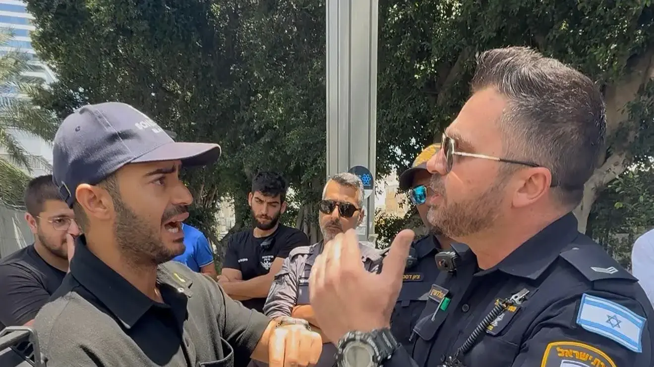 נאור נרקיס מתעמת עם שוטרים