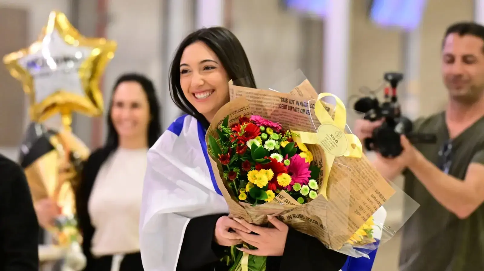 יובל רפאל, נציגת ישראל באירוויזיון 2025 נוחתת בארץ, נתב"ג, 18 במאי 2025