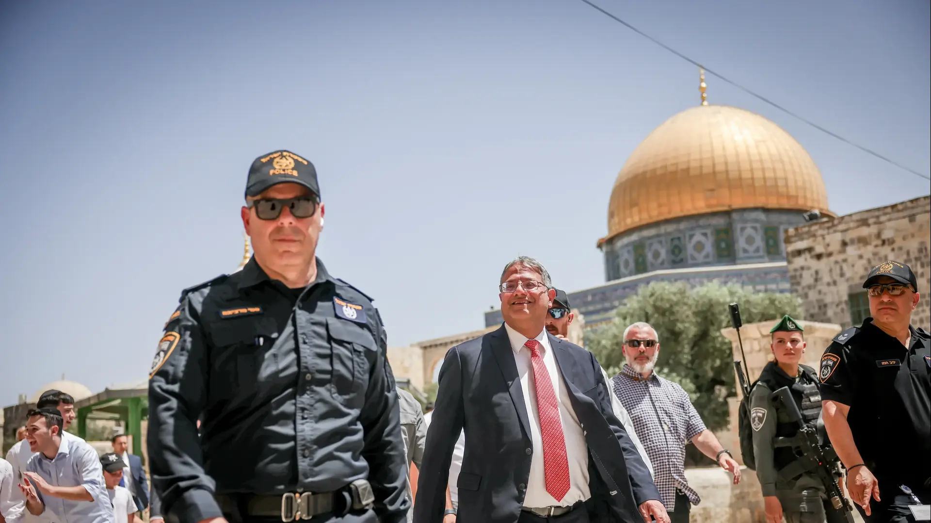 השר לביטחון לאומי איתמר בן גביר עלה להר הבית לרגל יום ירושלים, 26 במאי 2025 השר לביטחון לאומי איתמר בן גביר עלה להר הבית לרגל יום ירושלים, 26 במאי 2025