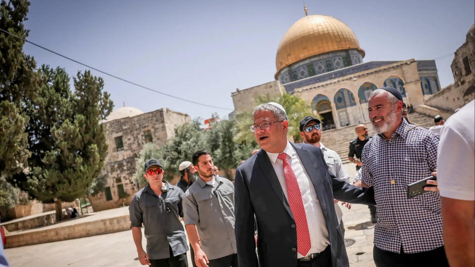 השר לביטחון לאומי איתמר בן גביר עלה להר הבית לרגל יום ירושלים, 26 במאי 2025 השר לביטחון לאומי איתמר בן גביר עלה להר הבית לרגל יום ירושלים, 26 במאי 2025