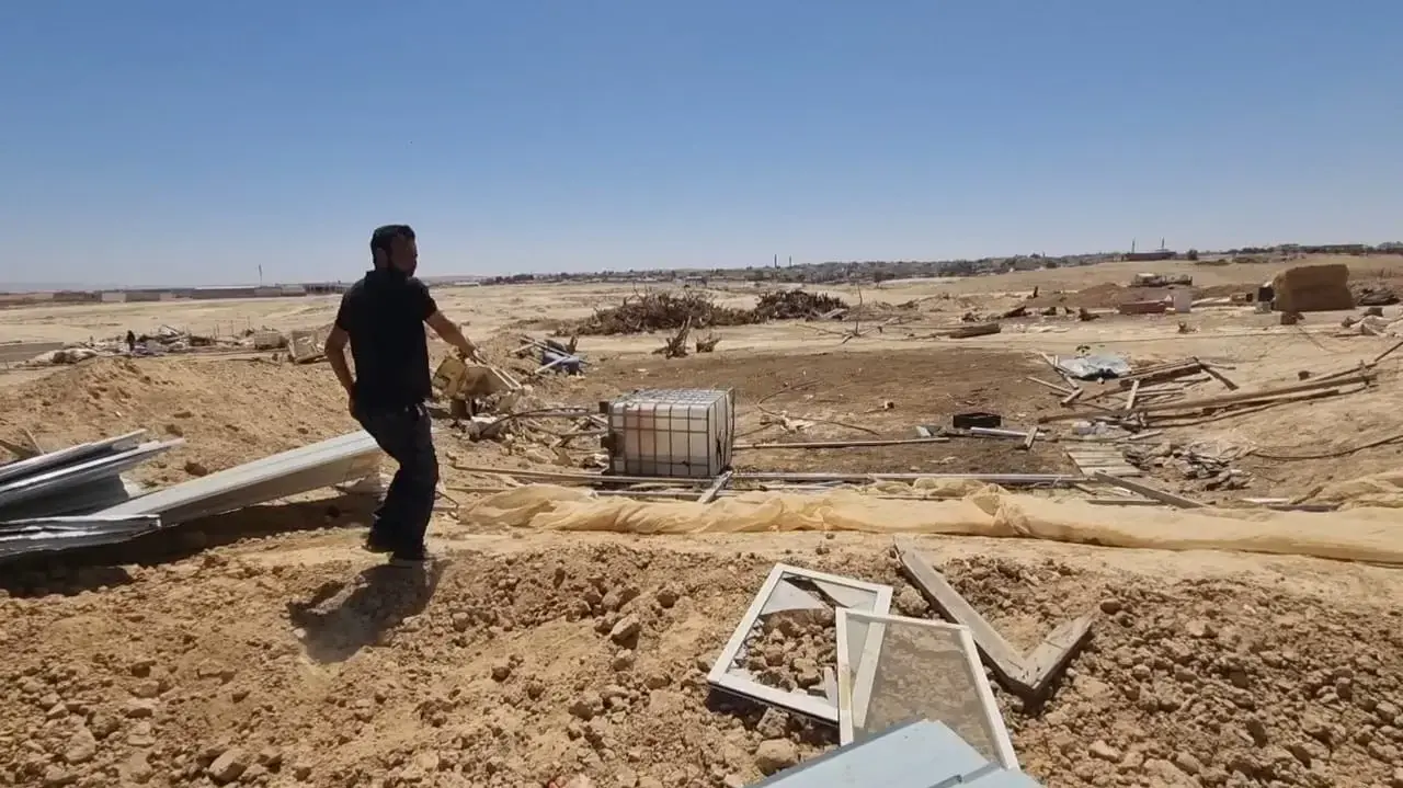 מכל מים הפוך בא-סר
