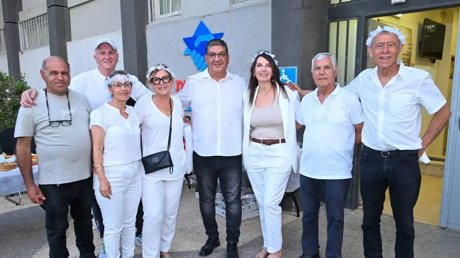 שבועות עם שירה וגבינות בבית ההסתדרות בבאר שבע