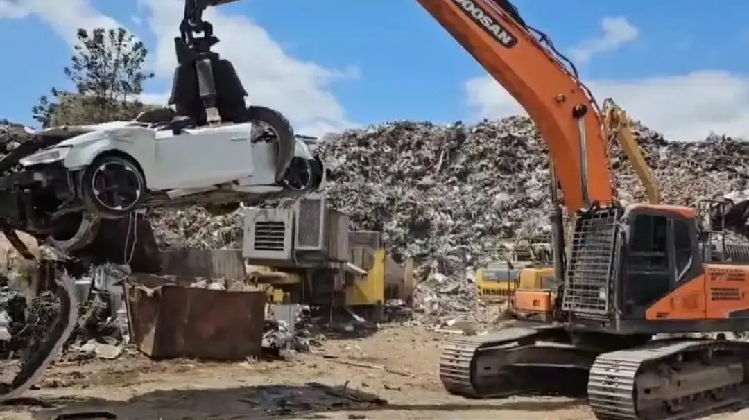 המשטרה השמידה אודי A3 עם שיפורי שלדה וביצועים המשטרה השמידה אודי A3 עם שיפורי שלדה וביצועים