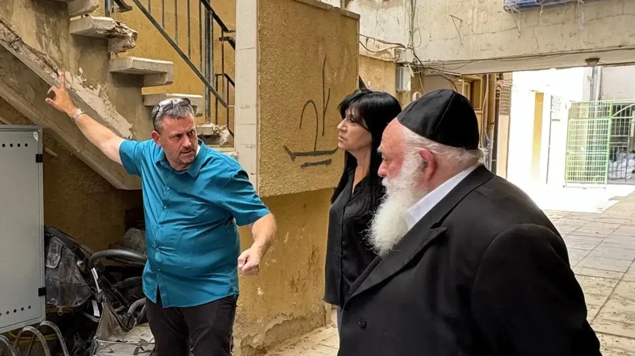 גולדקנופף ומעיין בשכונת הפאטיו