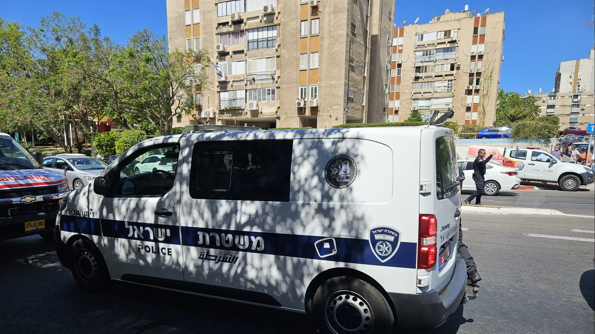 ניידת משטרה בזירת הרצח בבת ים