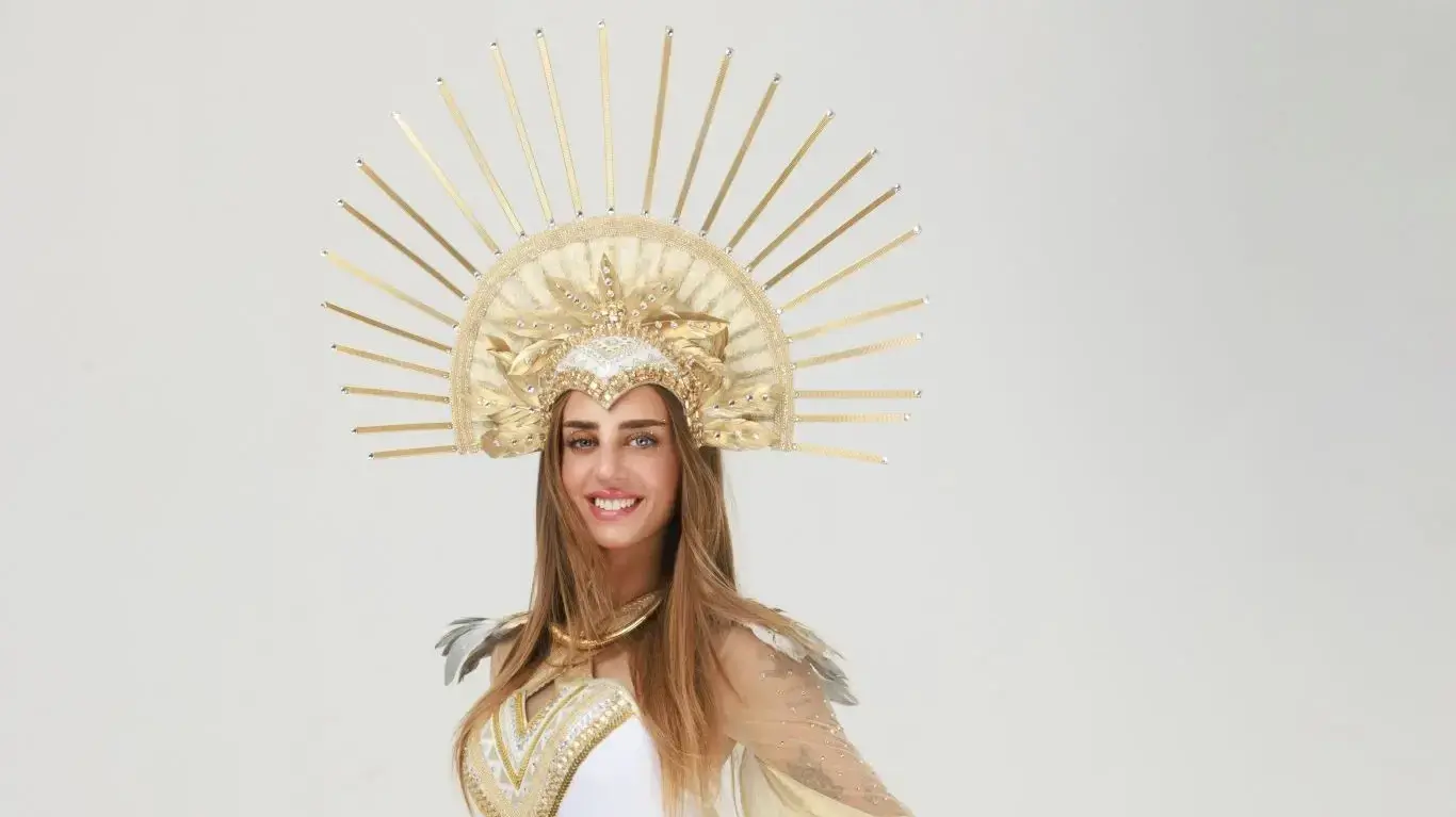 מייה שם בתפקיד משחק ראשון