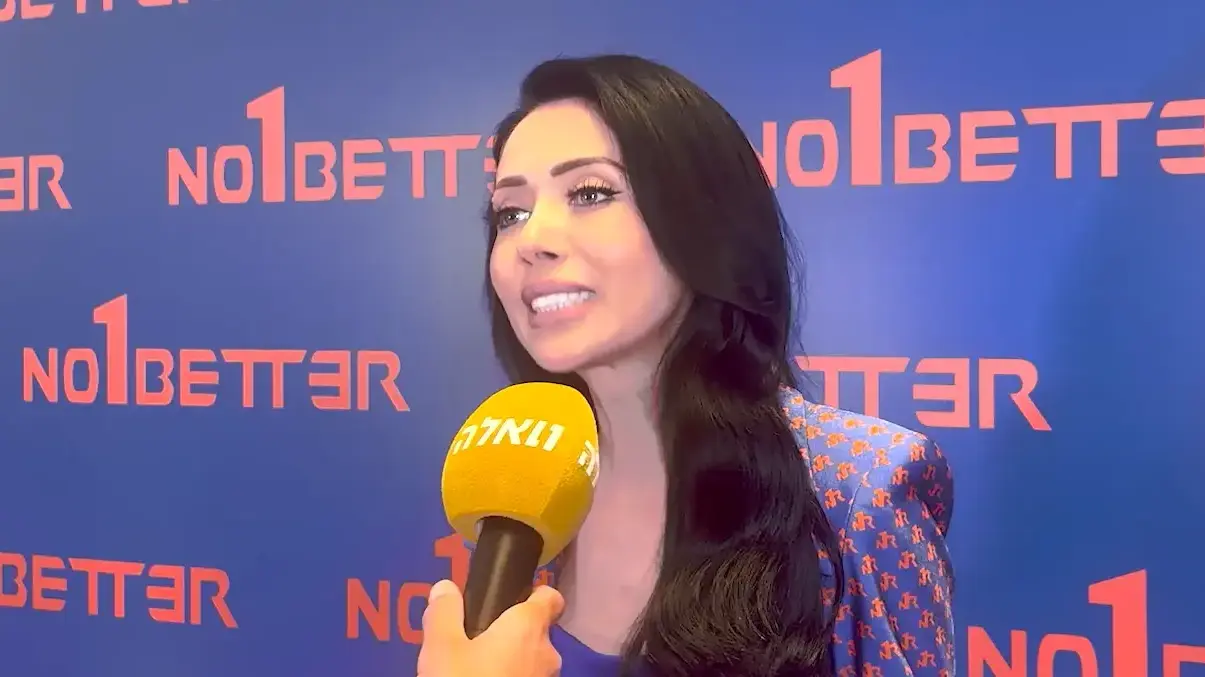 ניקול ראידמן חוגגת יום הולדת והשקת המותג החדש