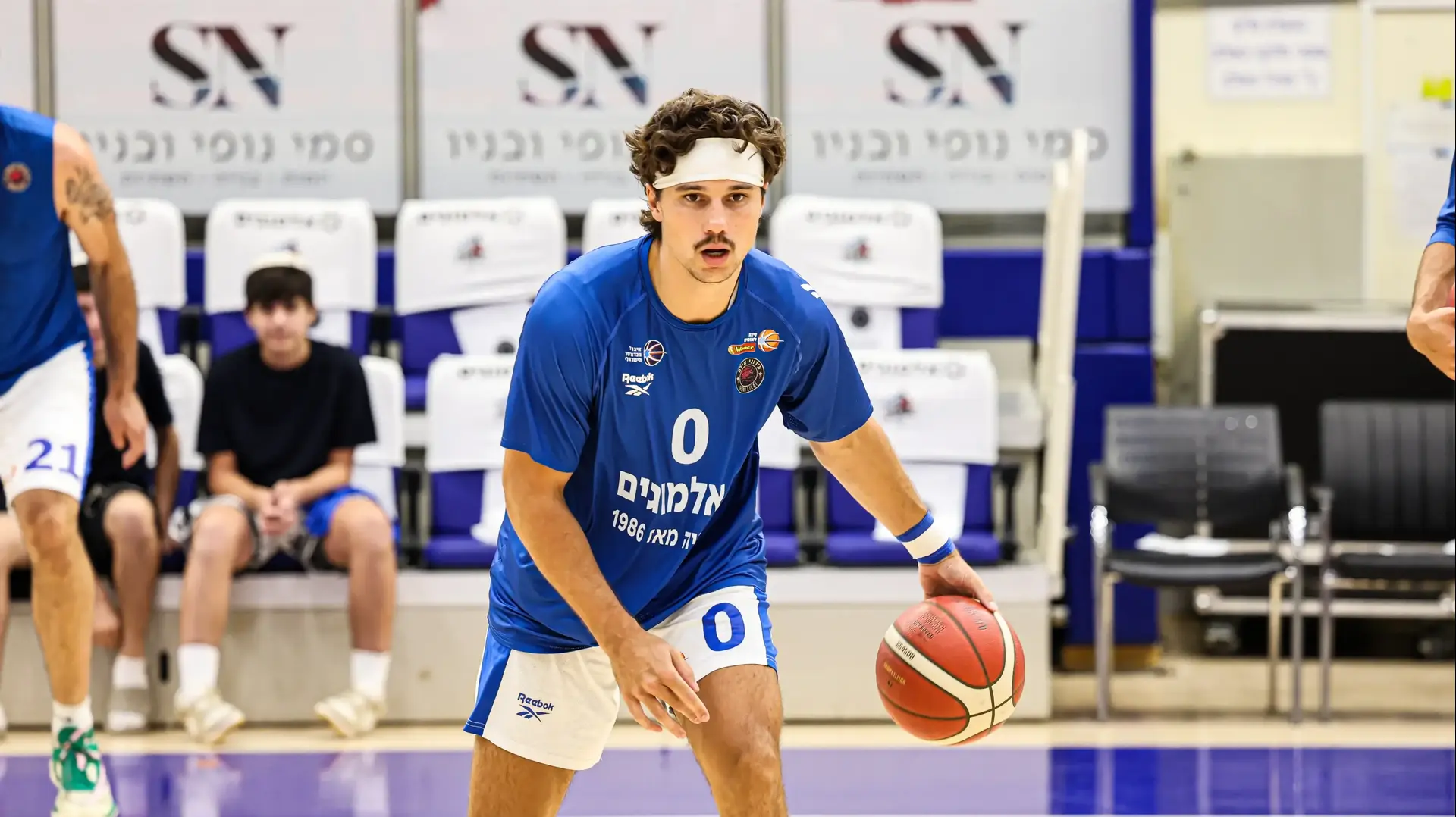 דאסטי האנאס שחקן עירוני אילת בחימום