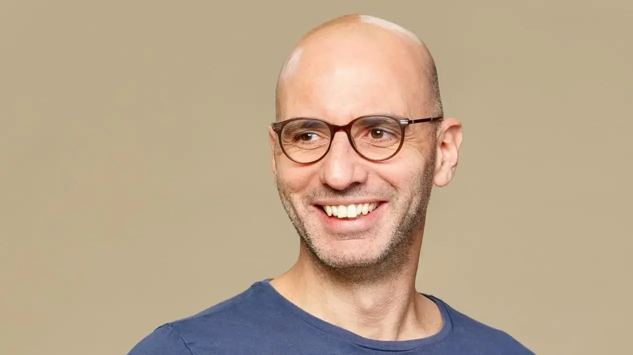 הבמאי נועם שמואל