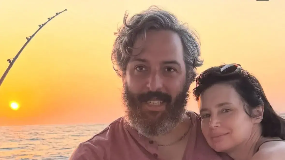איה כורם ובעלה, אדם בן אמיתי
