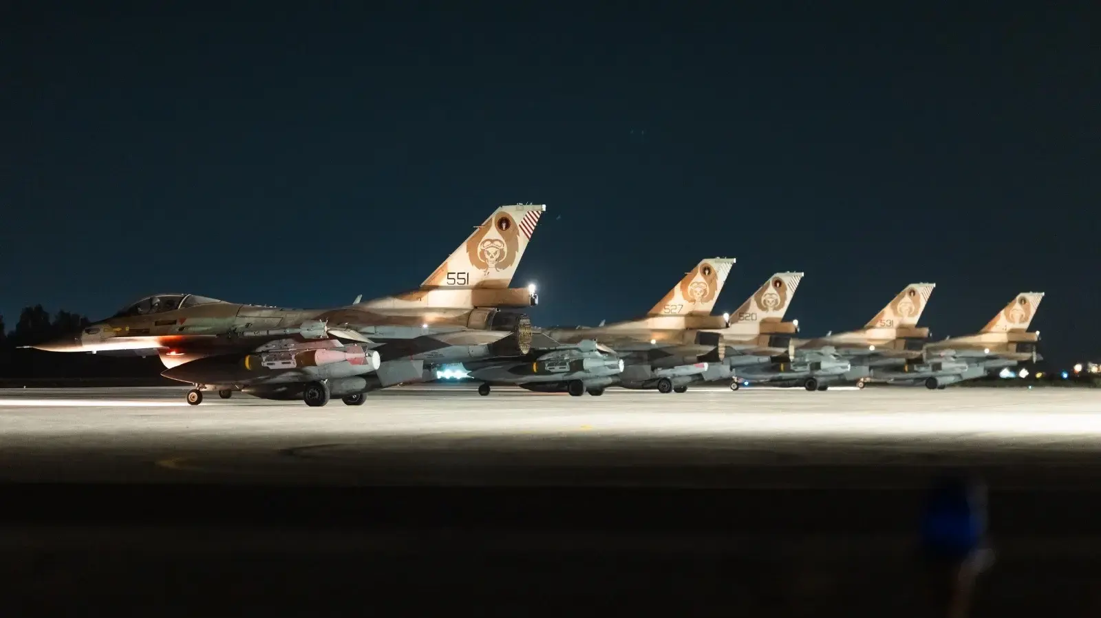מטוסי חיל אוויר לקראת המראה למבצע "עם כלביא" מטוסי חיל אוויר לקראת המראה למבצע "עם כלביא"
