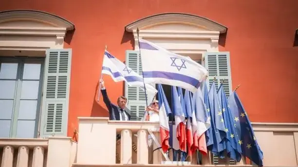 דגל ישראל מונף על בניין עיריית ניס שבצרפת