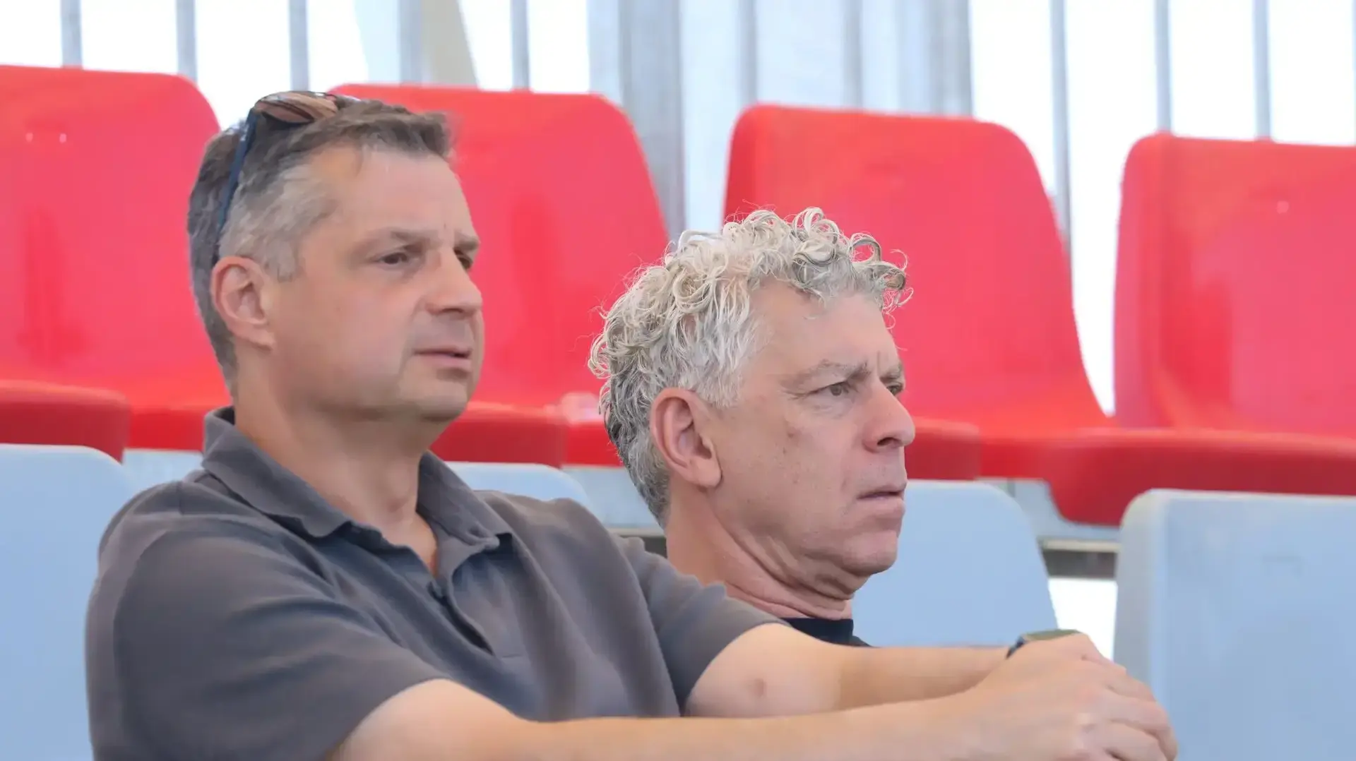 בעלי מכבי תל אביב מיטש גולדהאר לצד ג'ק אנגלידיס