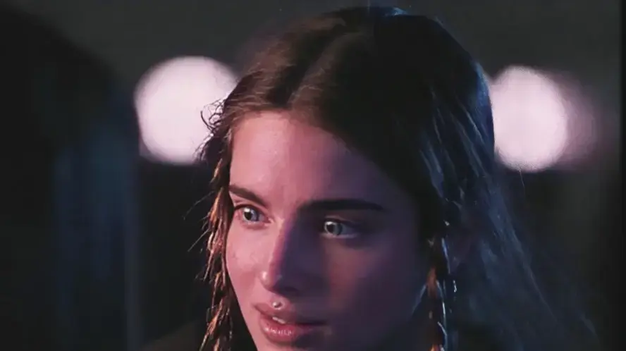 נועה קירל מתוך הסדרה "איננה"