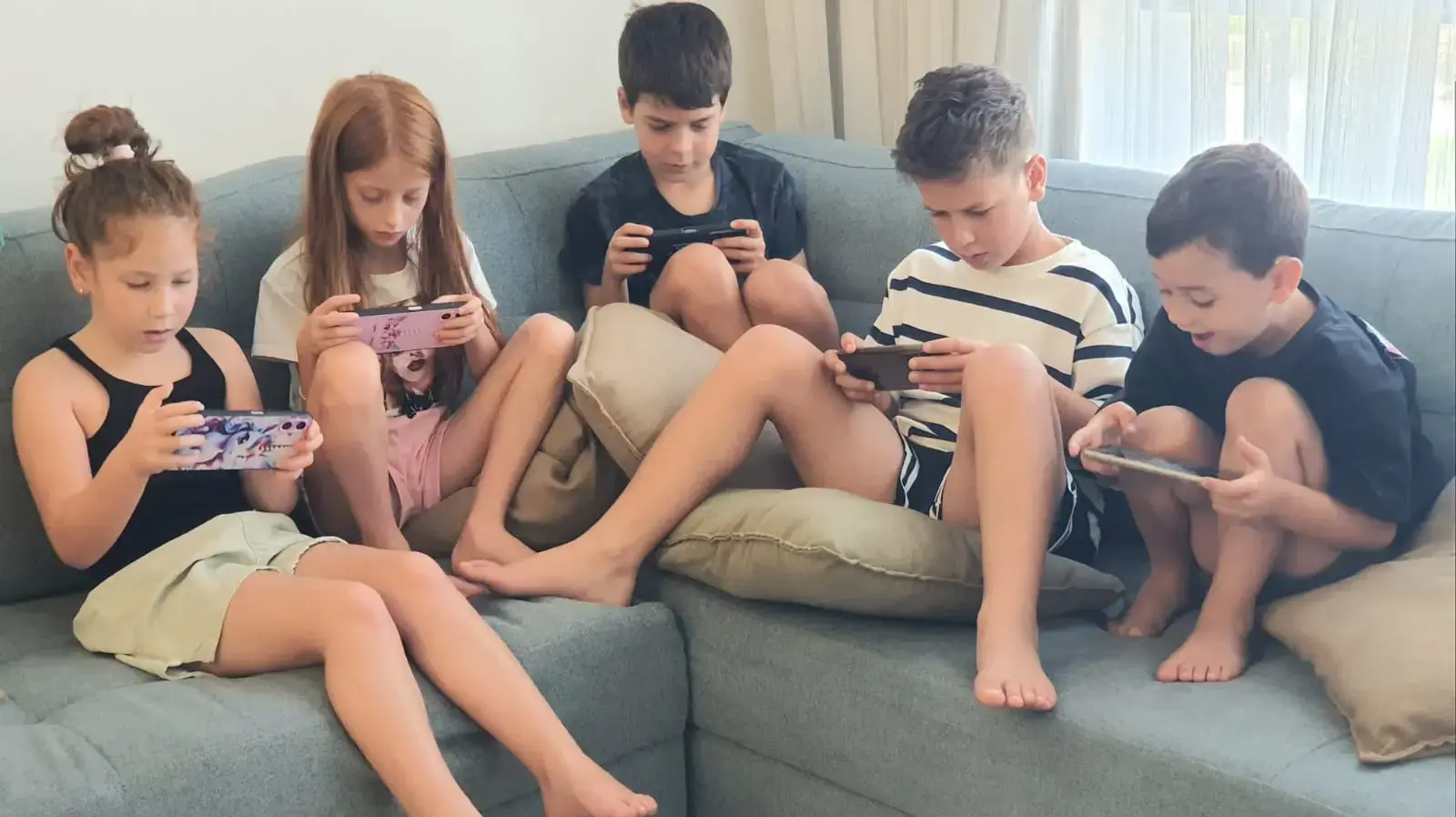 חופש גדול
ילדים
טלפונים חופש גדול
ילדים
טלפונים
