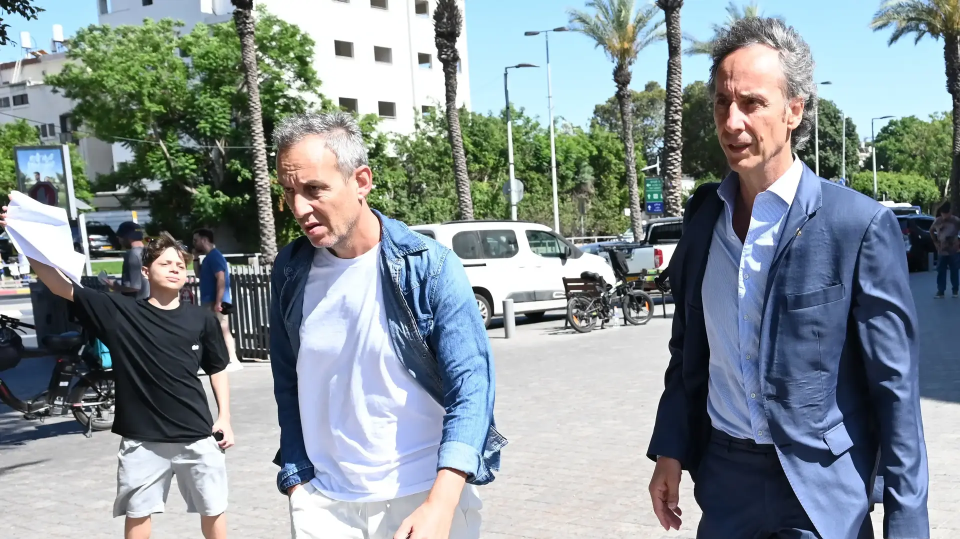 קלאודיו קולדבלה מנהל מקצועי מכבי תל אביב עם המאמן עודד קטש