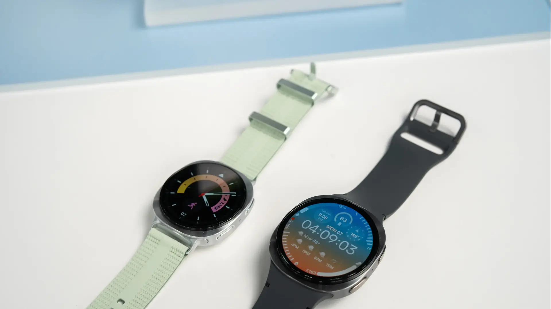 שניים מדגמי ה-Galaxy Watch 8