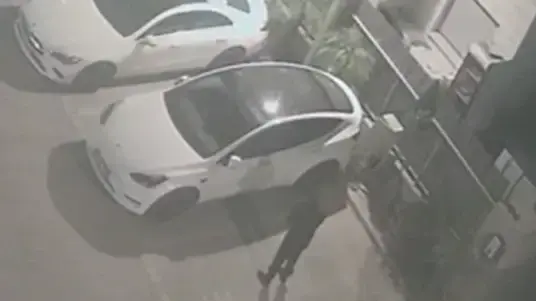 החשוד בזירת שריפת הטסלה בבאר שבע