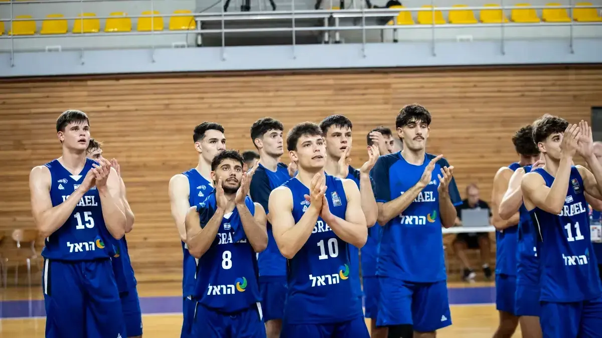 עומר מאייר ושחקני נבחרת העתודה