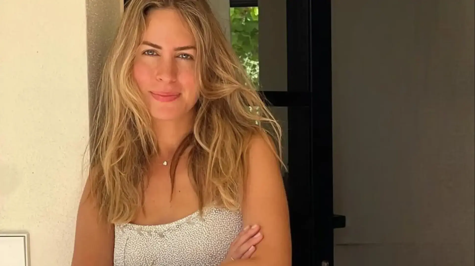 אדוה דדון בשמלת מיני של Annie’s Ibiza