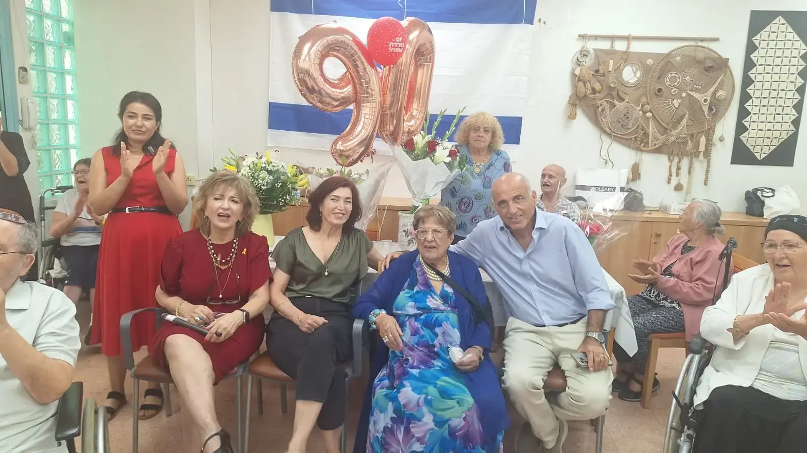 שושנה אגאג׳ני ומשפחתה