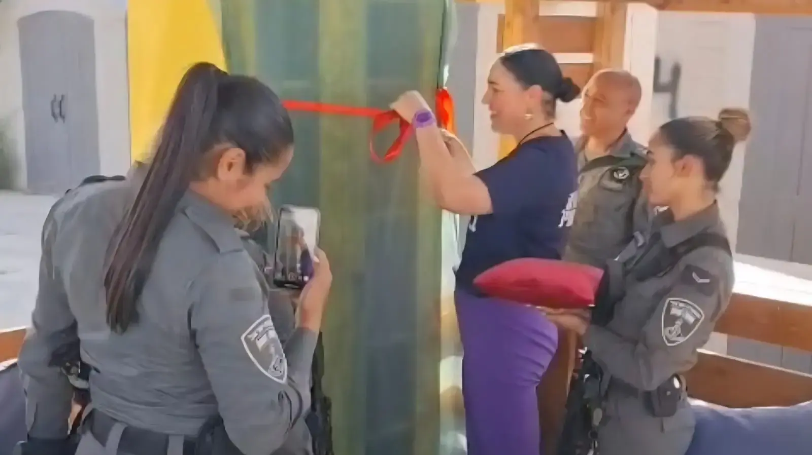 פרויקט ספריות לחיילי צה"ל  ולוחמי מג"ב