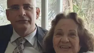 ניר קיפניס ואימו רבקה ביום הולדה ה-90 ניר קיפניס ואימו רבקה ביום הולדה ה-90