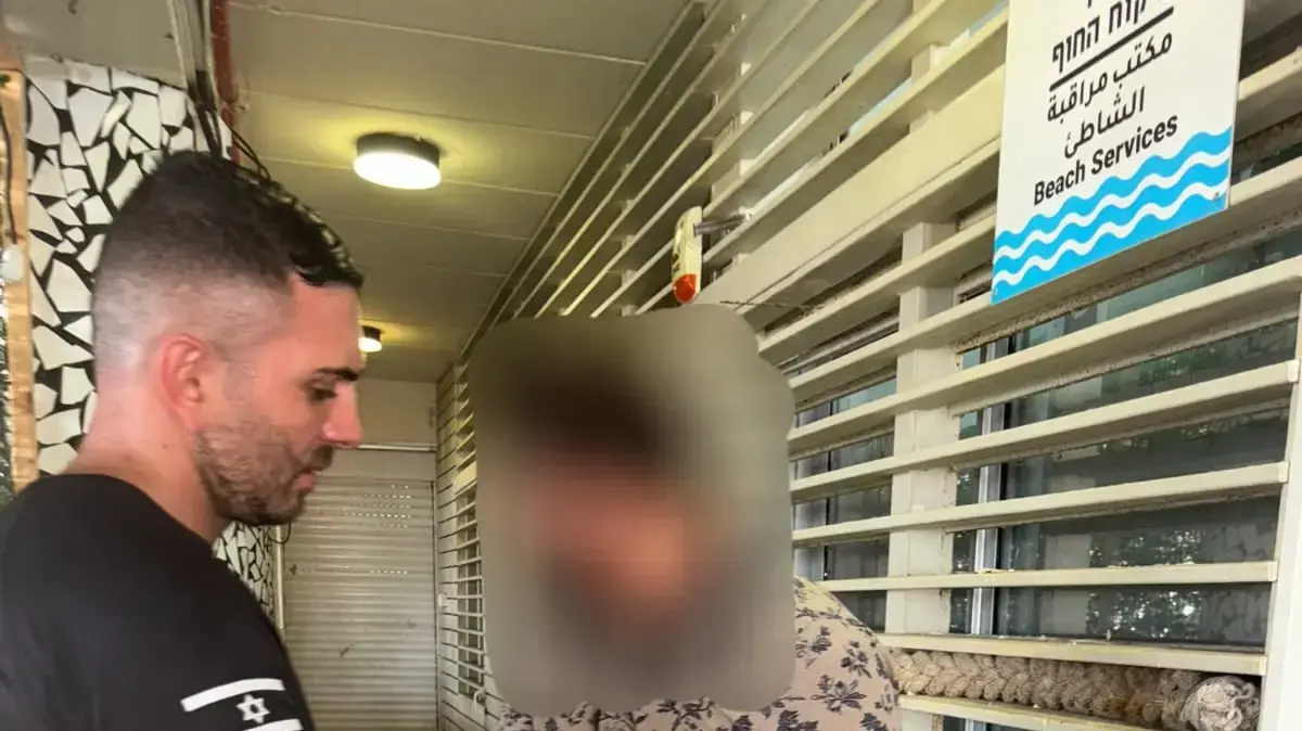 חשד: גבר צילם קטינות בחוף פרישמן ונתפס. 27 ביולי 2025