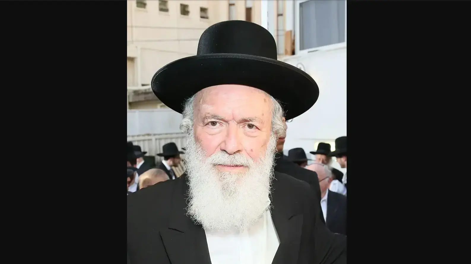 הרב יצחק זילברשטיין טוען שנשים נוהגות הן הסיבה לתאונות דרכים