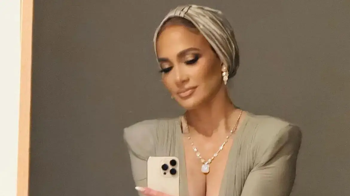 ג'ניפר לופז במצרים עם טורבן