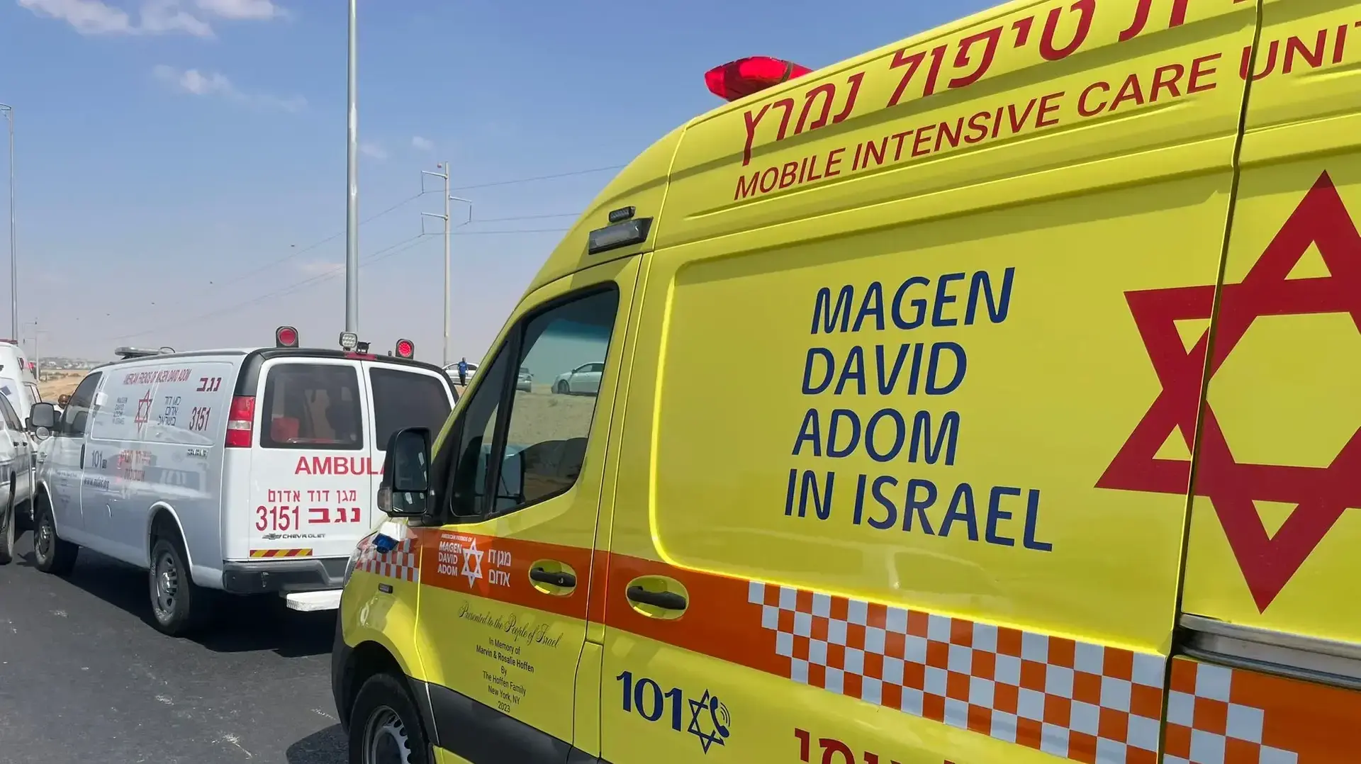 אמבולנסים בזירת האירוע ליד אום בטין