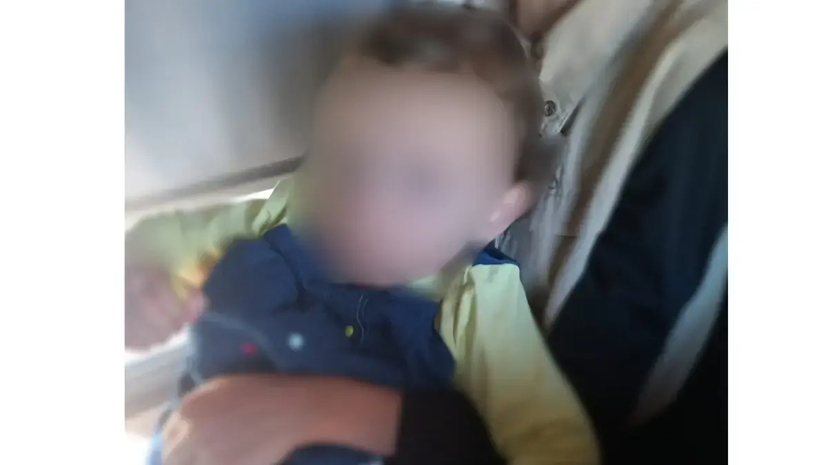 תינוקת שנשכחה היום בתחנת אוטובוס באזור מירון. 17 באוגוסט 2025