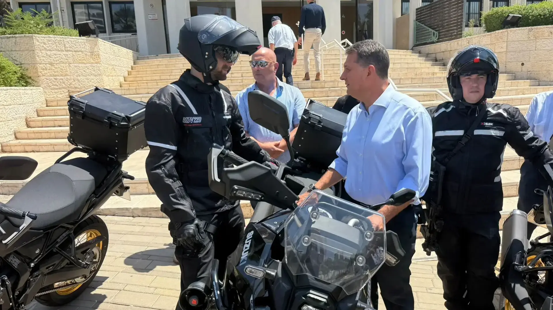 סיירת אופנועי ביטחון במודיעין