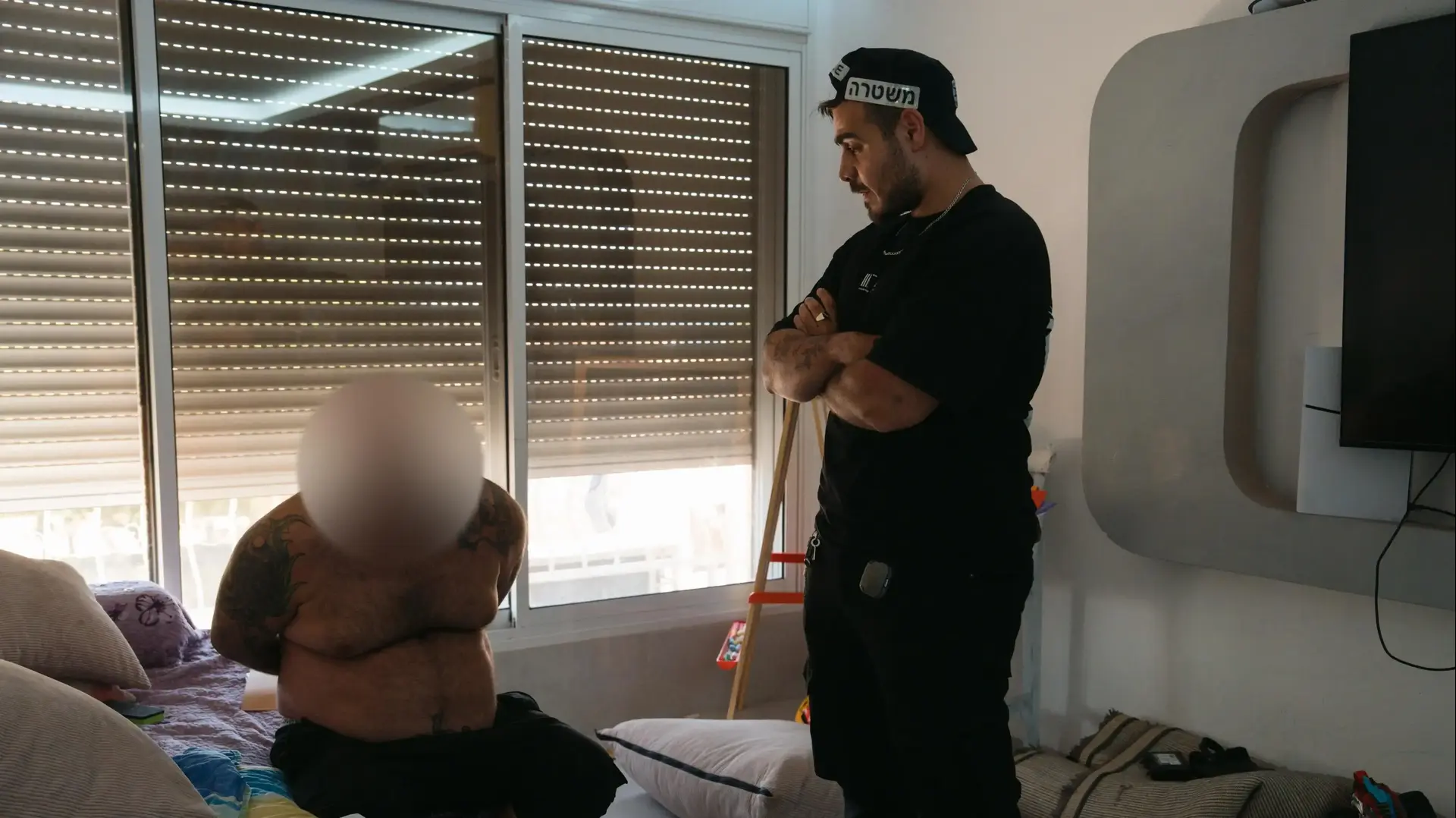 מעצר חשודים בהפעלת רשת סחר בנשים.
