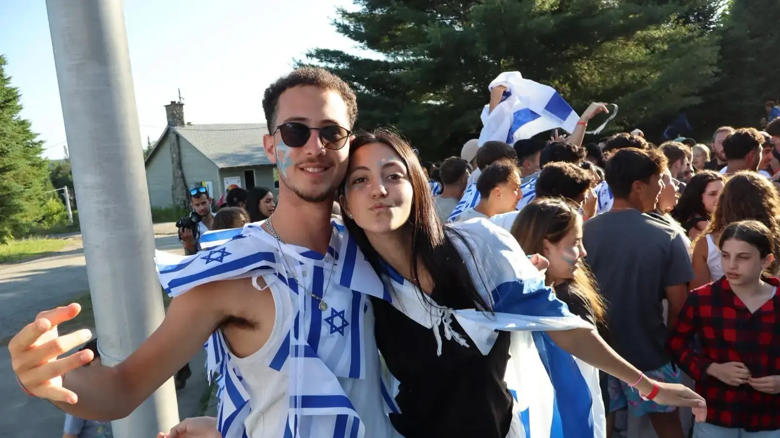 בני הנוער מבני שמעון שהפכו לשגרירי ישראל